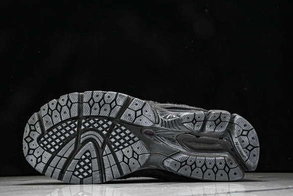 New Balance 2002R M2002RDB 