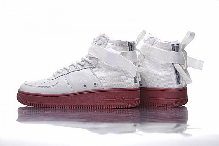 Nike SF Air Force 1 Utility Mid QS