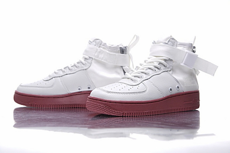 Nike SF Air Force 1 Utility Mid QS