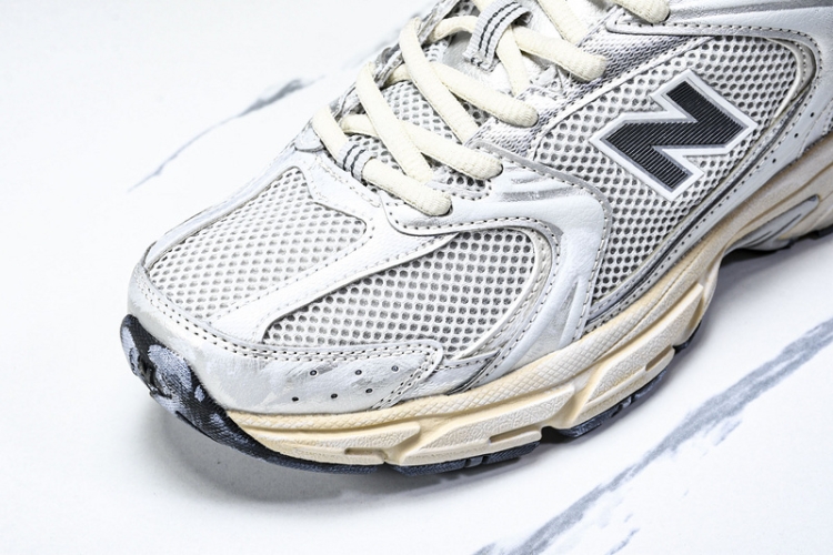  New Balance 530 MR530VS