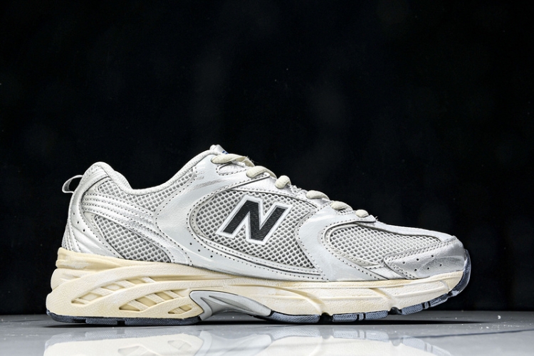  New Balance 530 MR530VS