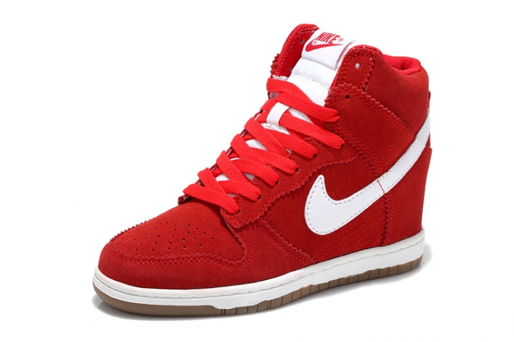 WMNS Nike Dunk Sky Hi SB 