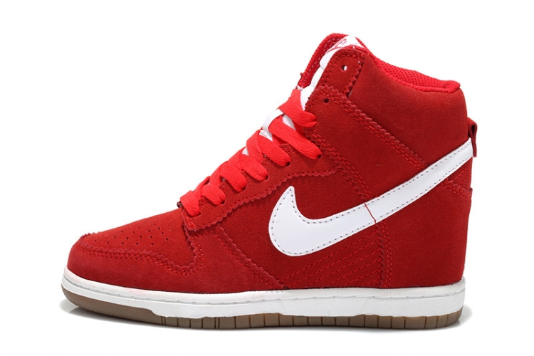 WMNS Nike Dunk Sky Hi SB 