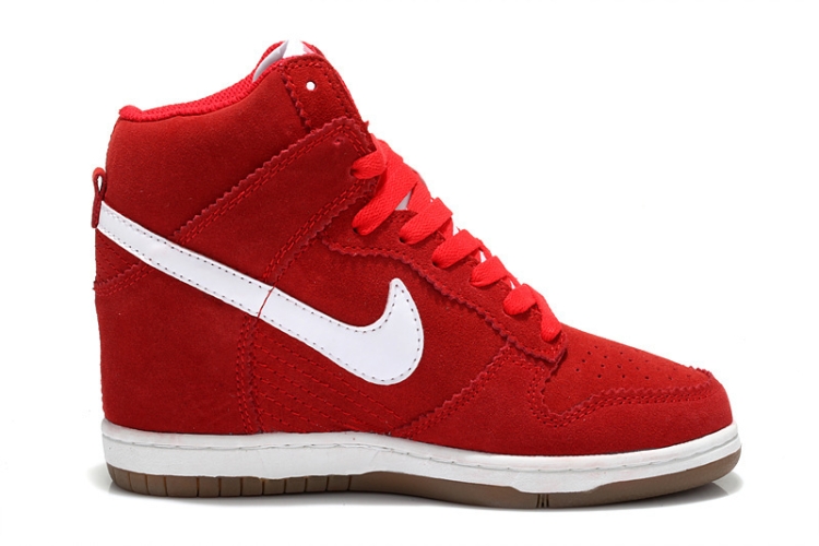 WMNS Nike Dunk Sky Hi SB 