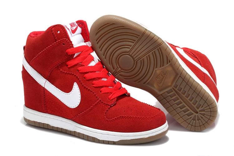 WMNS Nike Dunk Sky Hi SB 