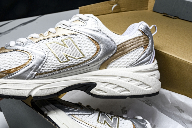  New Balance 530 MR530ZG