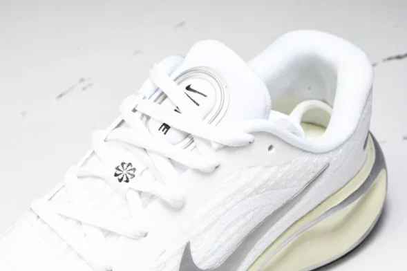 Nike Journey Run FNO228 104 