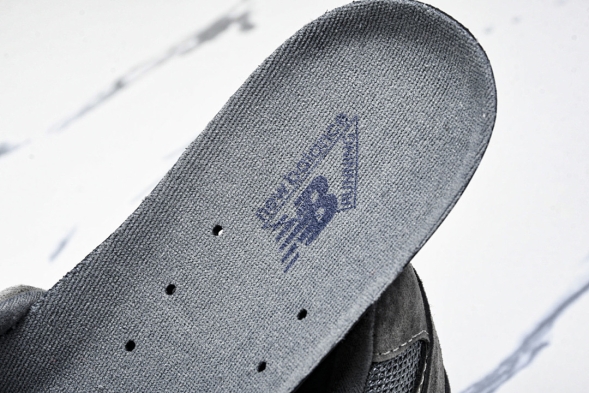 New Balance 2002R M2002RXC 