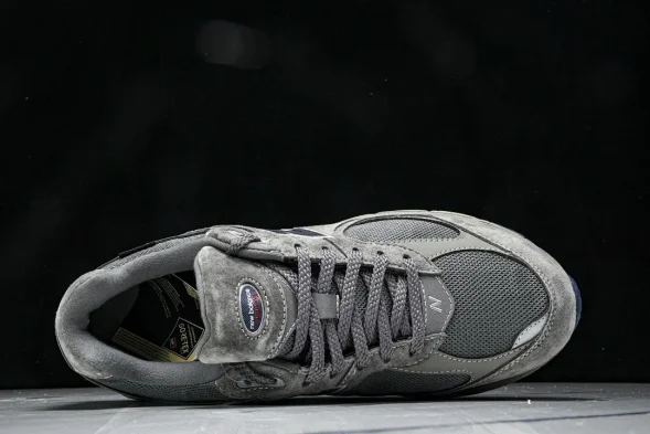 New Balance 2002R M2002RXC 