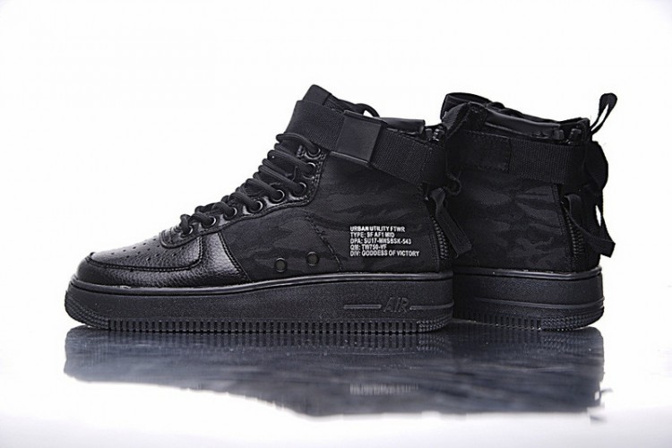 Nike SF Air Force 1 Utility Mid QS 