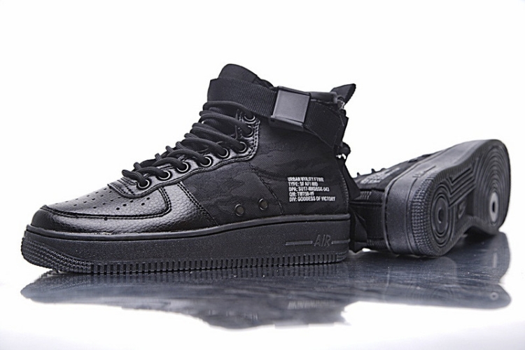 Nike SF Air Force 1 Utility Mid QS 