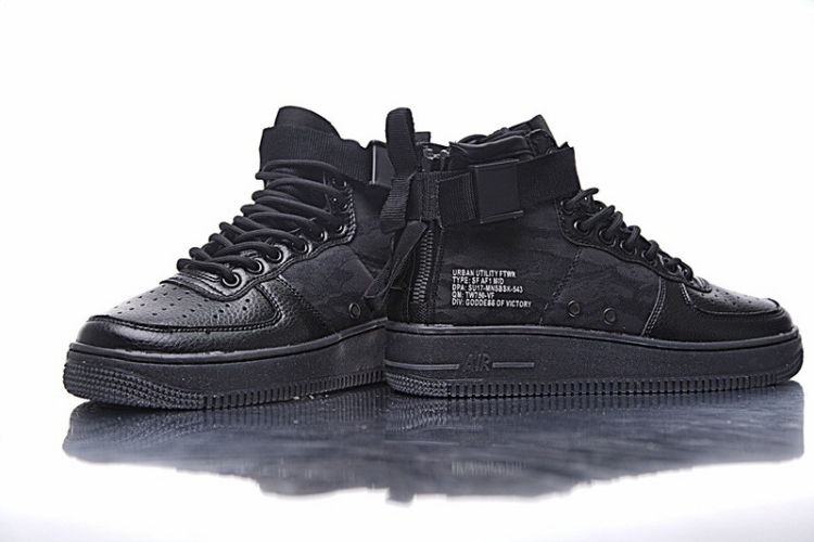 Nike SF Air Force 1 Utility Mid QS 