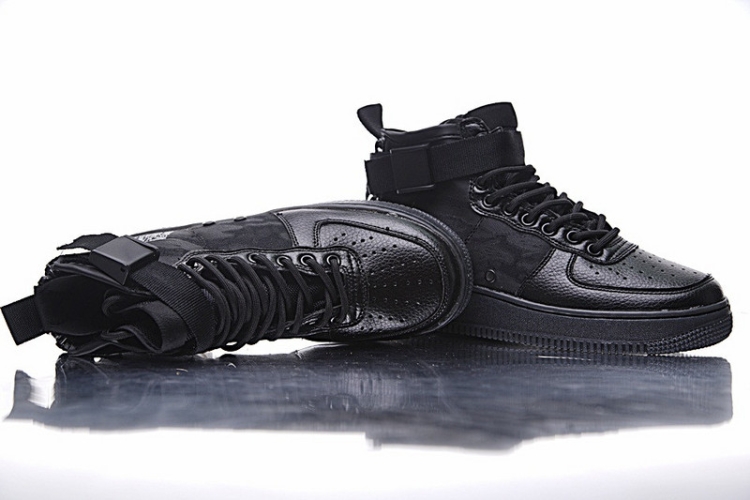 Nike SF Air Force 1 Utility Mid QS 