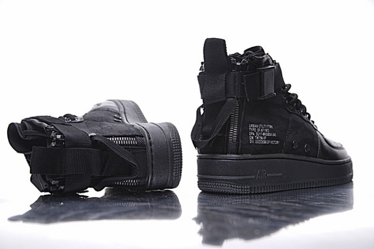 Nike SF Air Force 1 Utility Mid QS 