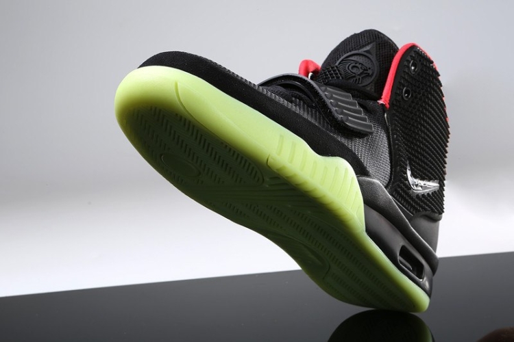 Nike Air Yeezy II Кроссовки Glow In The Dark-Black Solar Red 