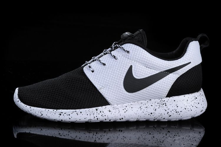 Nike Roshe Run ID  Black/White