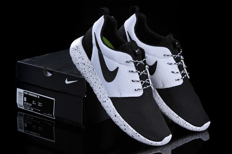 Nike Roshe Run ID  Black/White