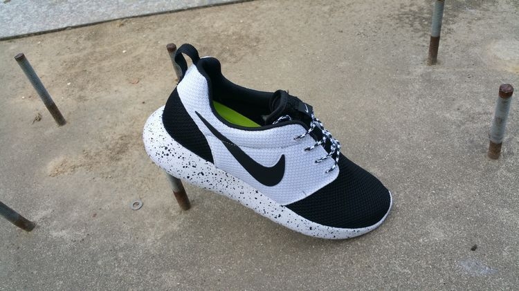 Nike Roshe Run ID  Black/White