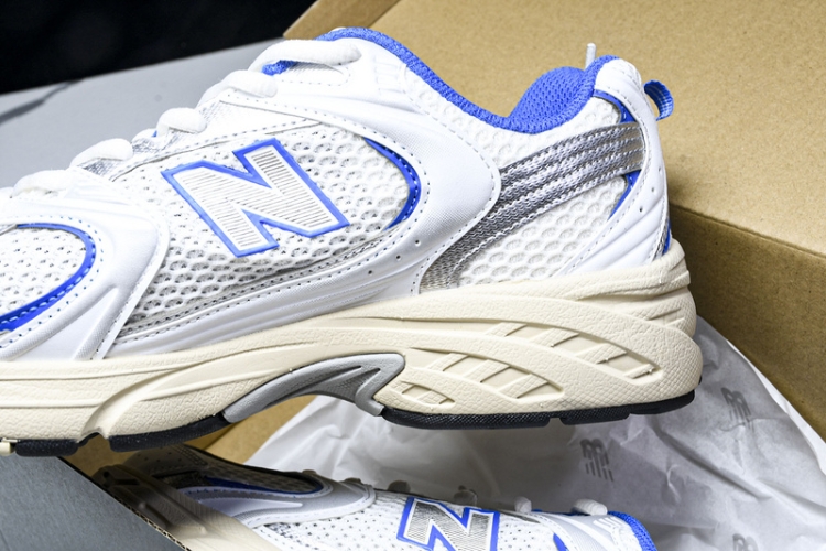  New Balance 530 MR530EA