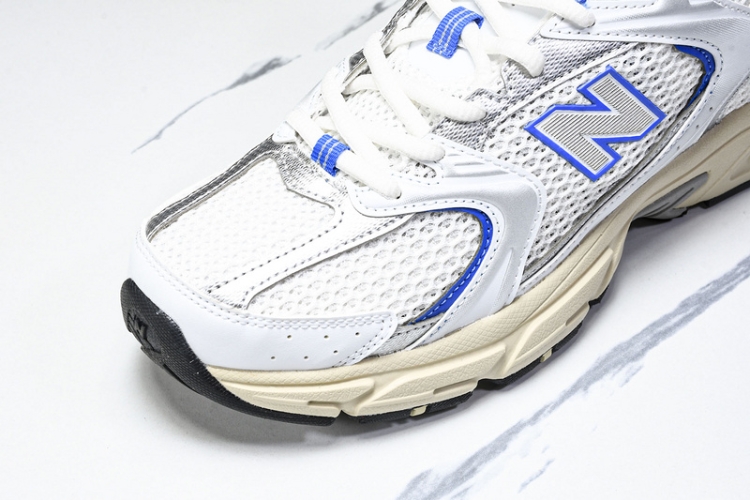  New Balance 530 MR530EA