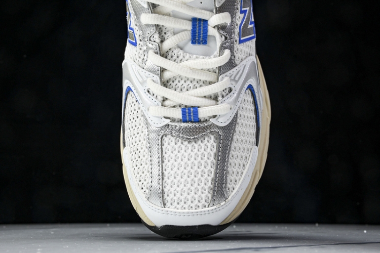  New Balance 530 MR530EA