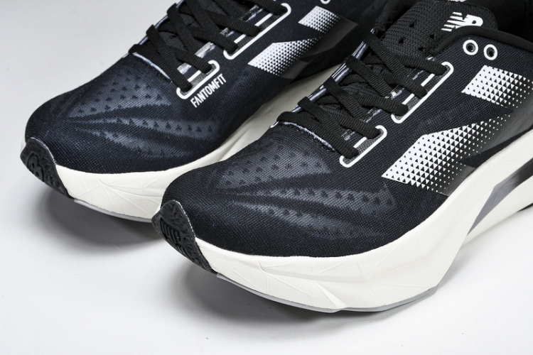  New Balance FuelCell Rebel V4 MFCPZSD