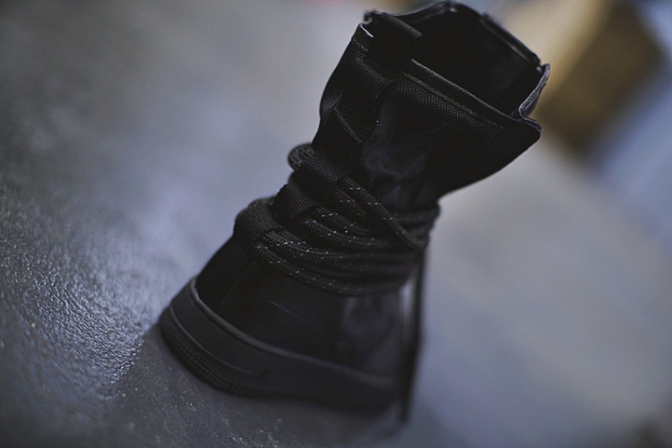 Nike SF Air Force 1 High Boot AA1128-202