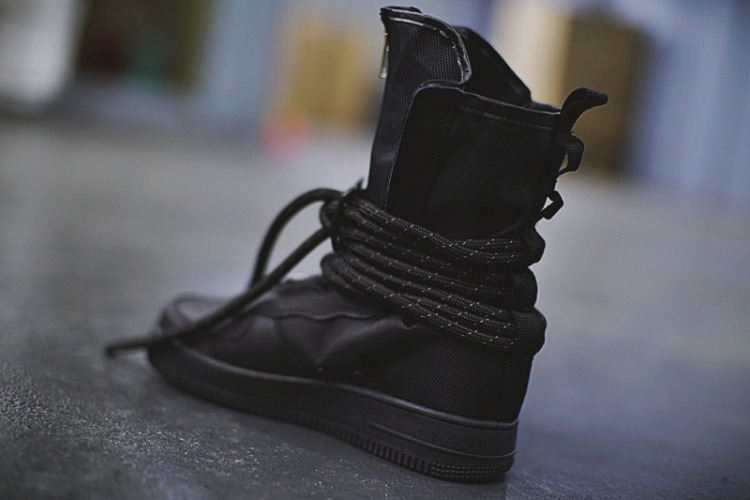 Nike SF Air Force 1 High Boot AA1128-202