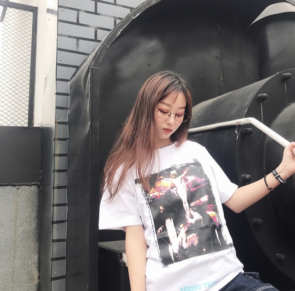  Off-White 
