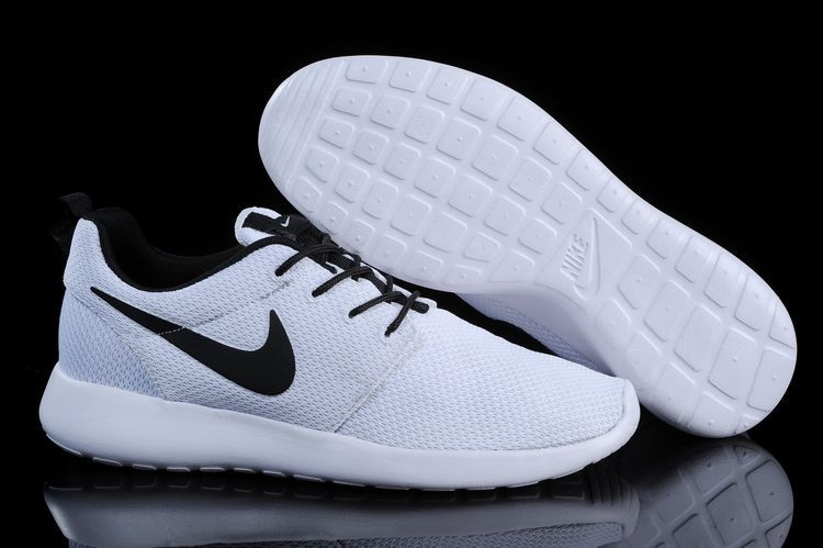 Nike Roshe Run ID  Black/White