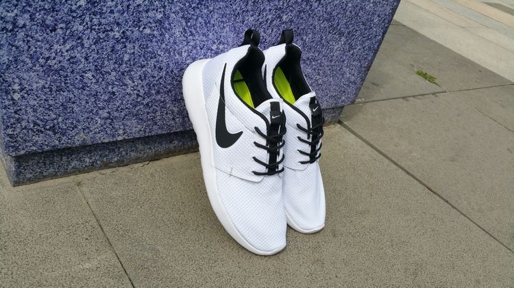 Nike Roshe Run ID  Black/White