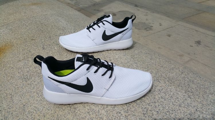 Nike Roshe Run ID  Black/White