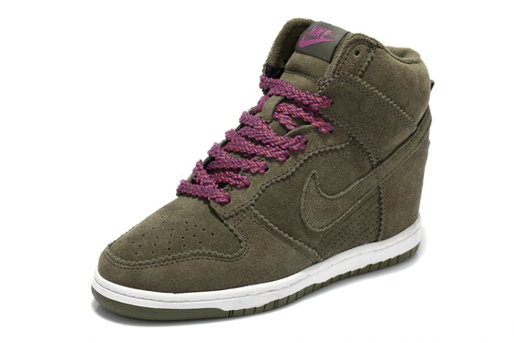 WMNS Nike Dunk Sky Hi SB 