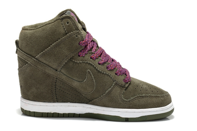 WMNS Nike Dunk Sky Hi SB 