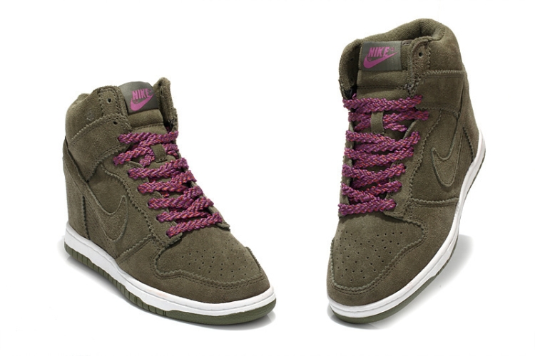 WMNS Nike Dunk Sky Hi SB 