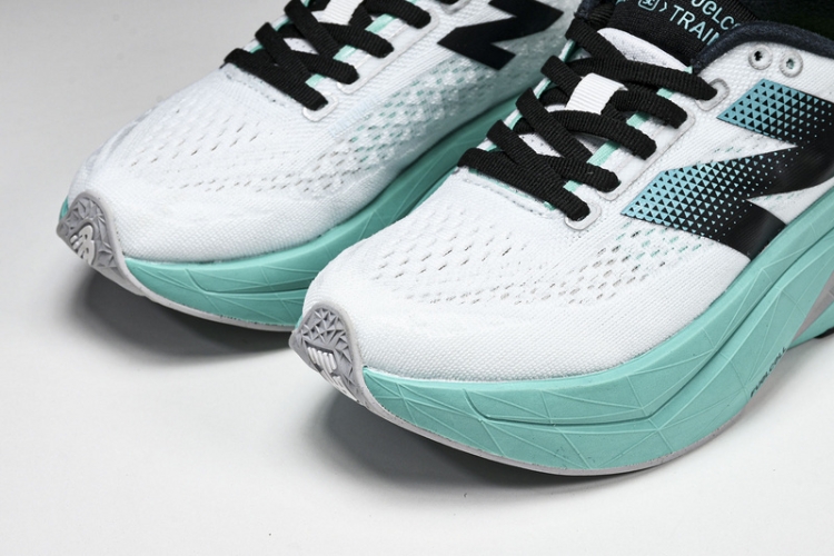  New Balance FuelCell Rebel V4 MFCXLK3
