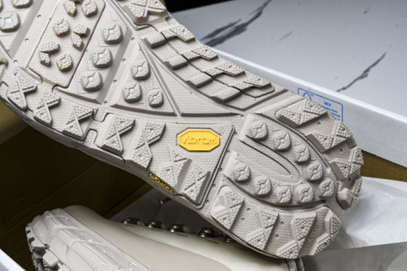 Hoka Tor Summit 1147952 OLK 