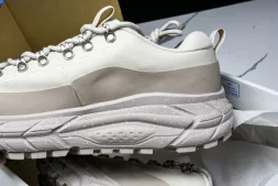 Hoka Tor Summit 1147952 OLK