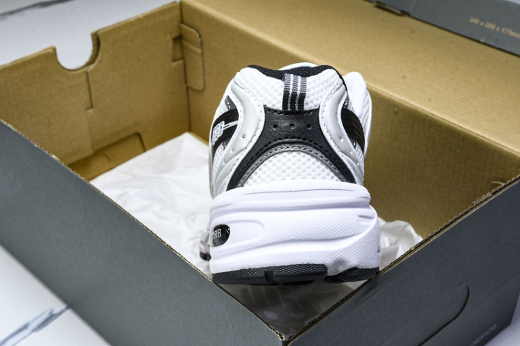  New Balance 530 MR530LB