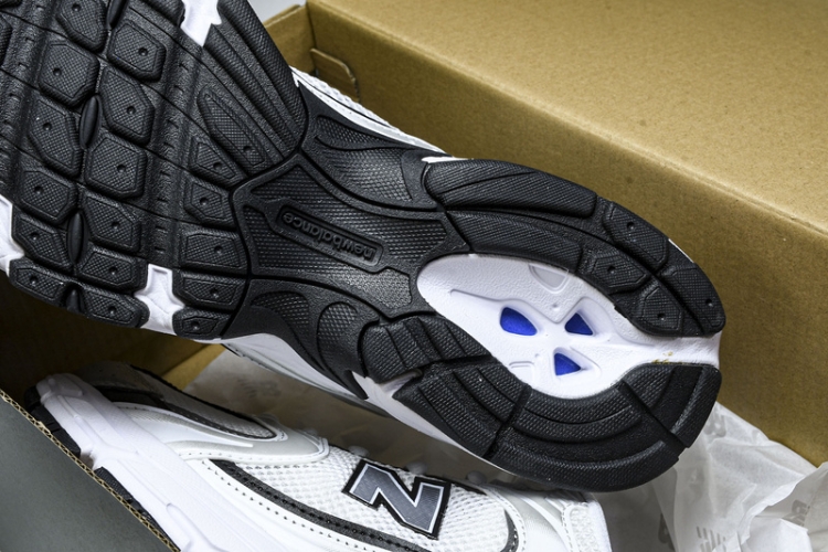  New Balance 530 MR530LB