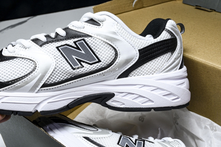  New Balance 530 MR530LB