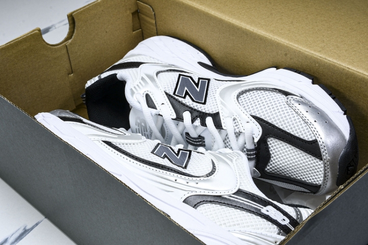  New Balance 530 MR530LB