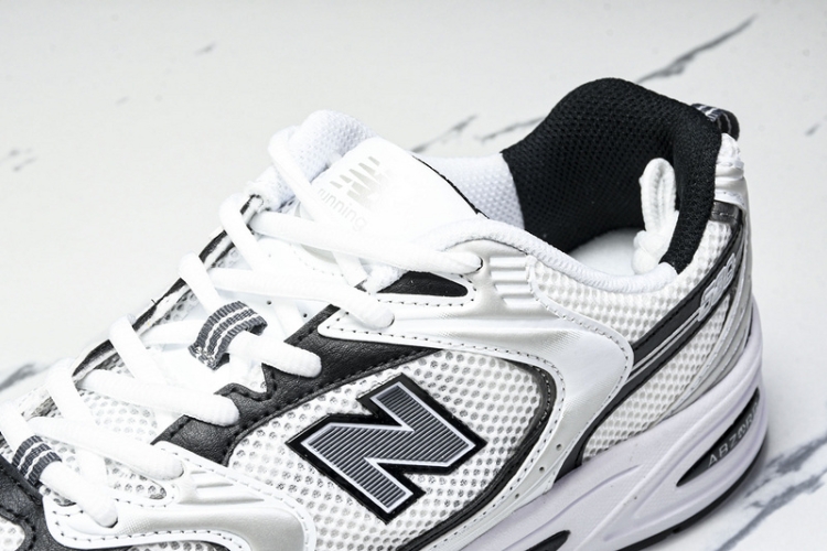  New Balance 530 MR530LB