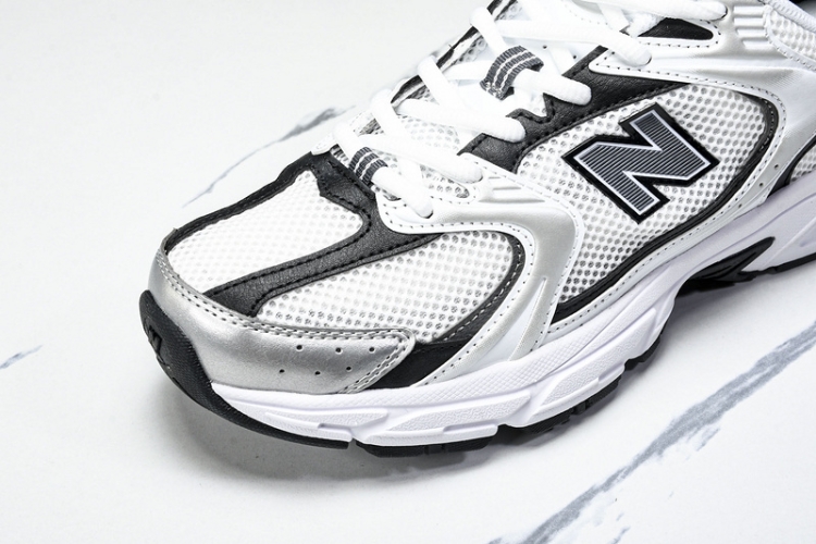  New Balance 530 MR530LB