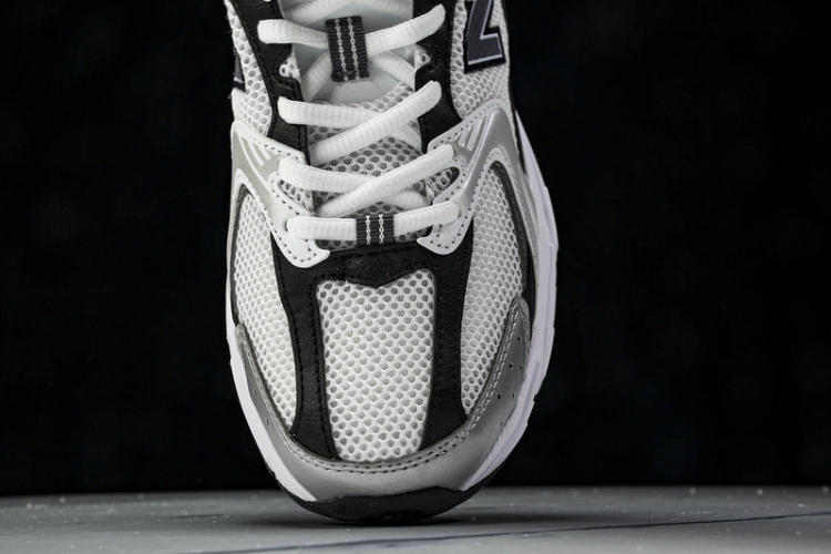  New Balance 530 MR530LB