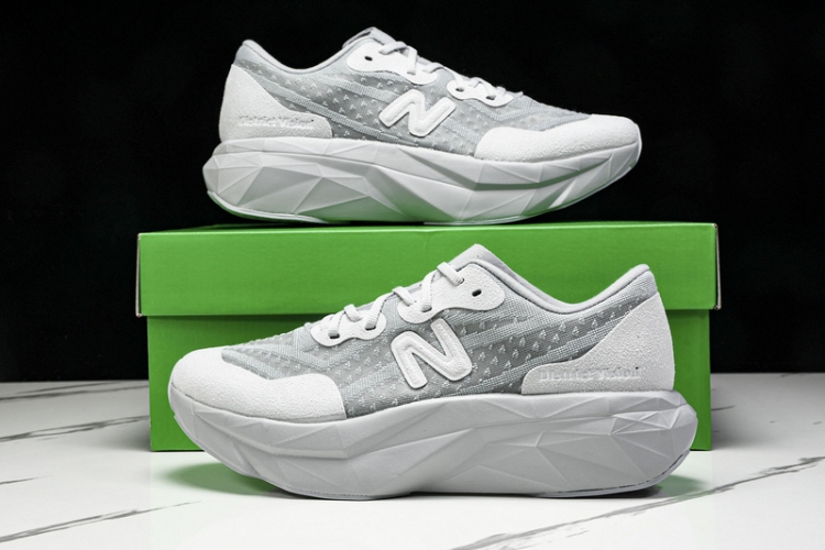  New Balance FuelCell Rebel V4 MRCELVD4