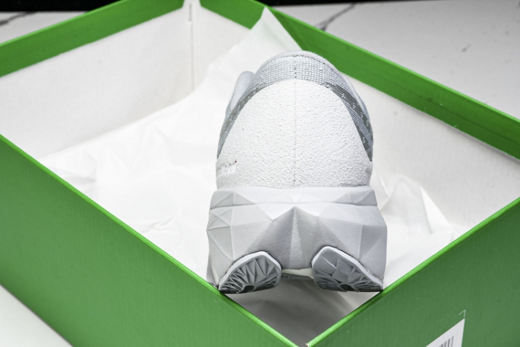  New Balance FuelCell Rebel V4 MRCELVD4