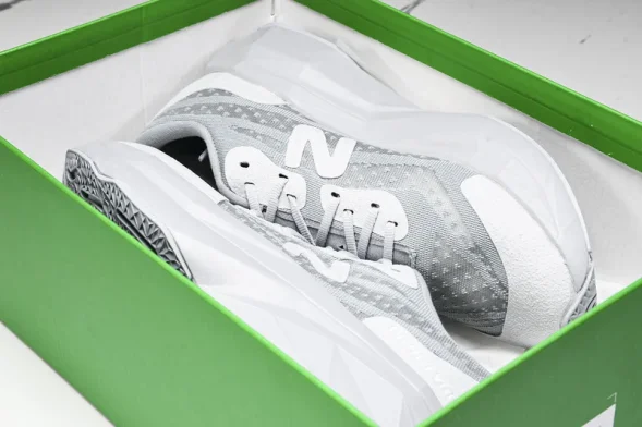 New Balance FuelCell Rebel V4 MRCELVD4 
