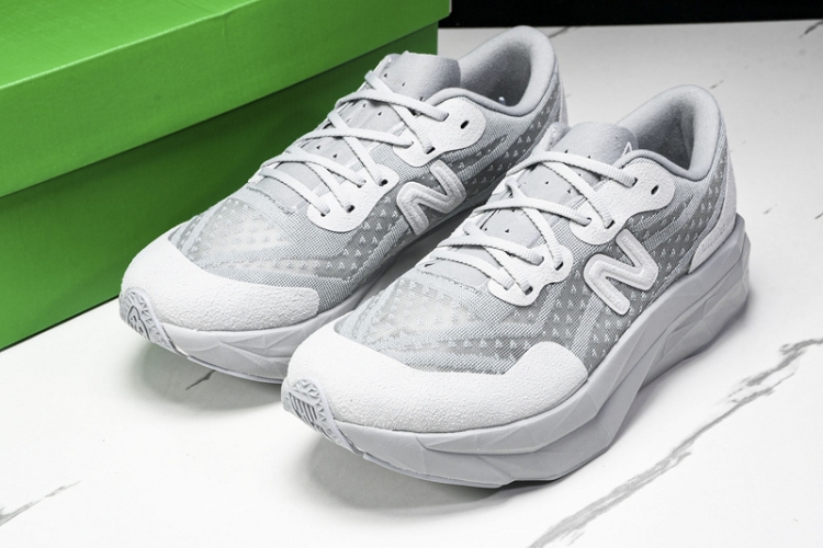  New Balance FuelCell Rebel V4 MRCELVD4