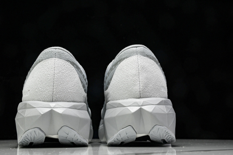  New Balance FuelCell Rebel V4 MRCELVD4